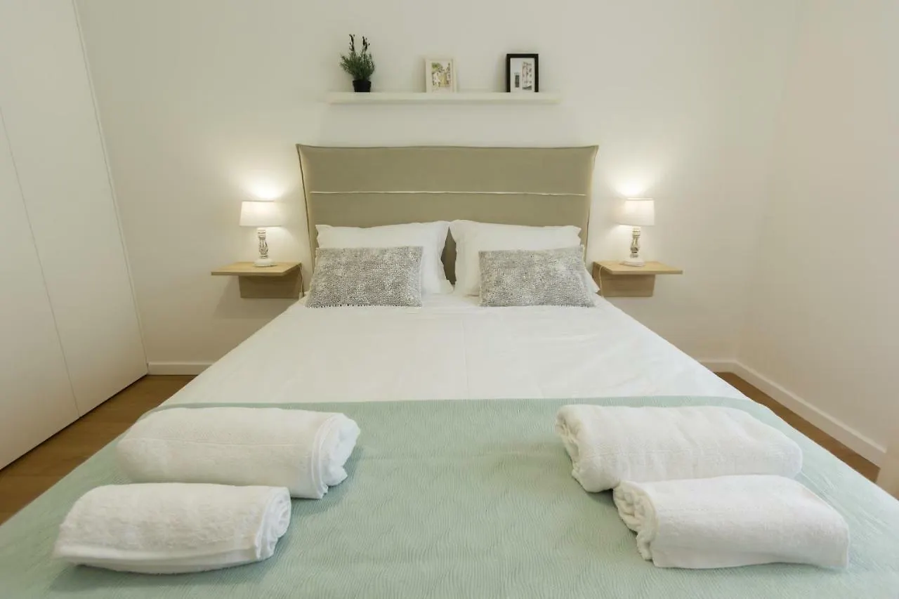 Lisbon Charming Apartment 0*,