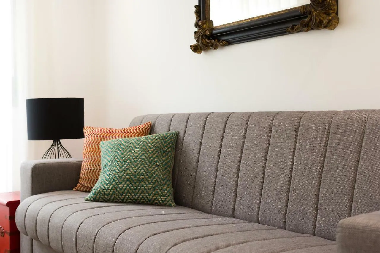 Lisbon Charming Apartment 0*,  פורטוגל